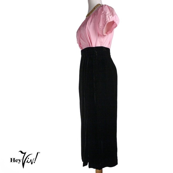 Vintage Black Velvet Pencil Skirt Talbot Lined Side Slit Size 6 W26 L32 -Hey Viv - Picture 2 of 7